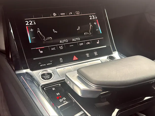 Audi e-tron 55 S Line Black Edition quattro