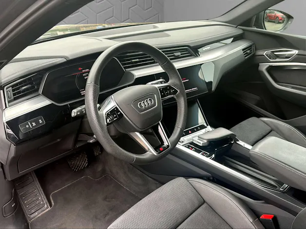 Audi e-tron 55 S Line Black Edition quattro
