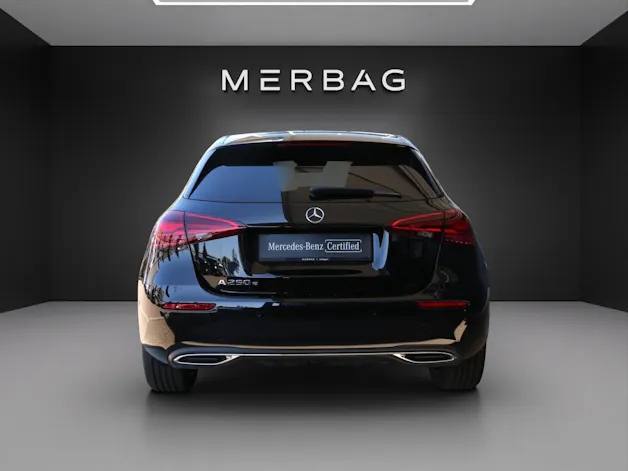 MERCEDES-BENZ A 250 e 8G-DCT