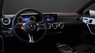MERCEDES-BENZ A 250 e 8G-DCT