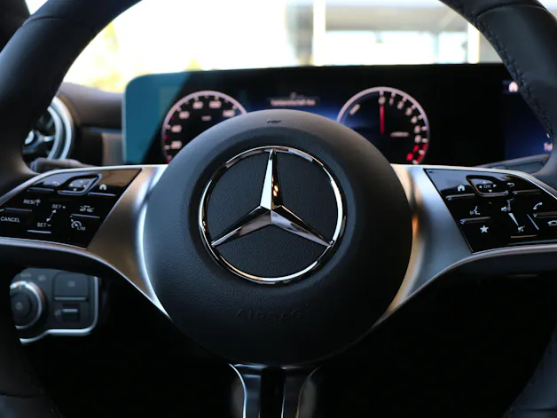 MERCEDES-BENZ A 250 e 8G-DCT