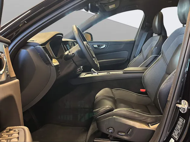 Volvo XC60 T8 eAWD PluginHybrid Plus Dark Geartronic