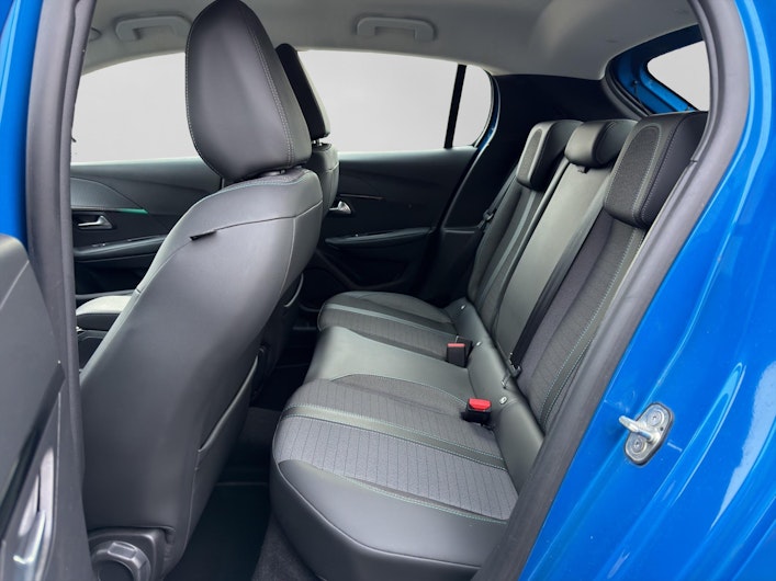 Vehicle image PEUGEOT 208