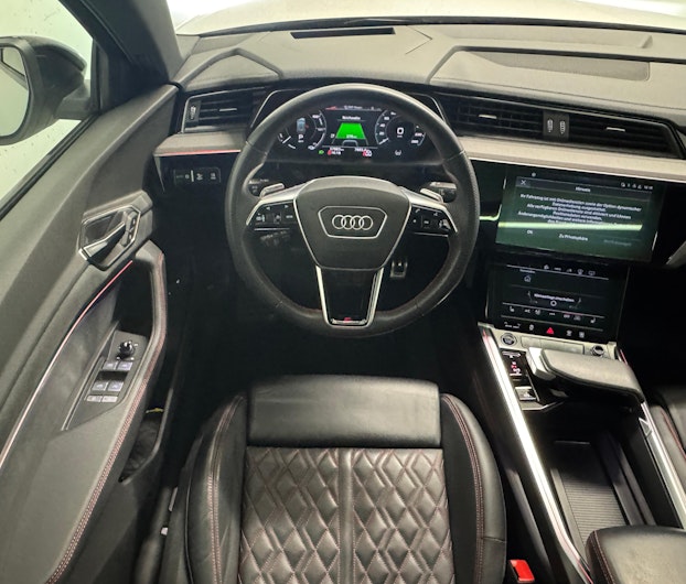 Vehicle image AUDI Q8 e-tron