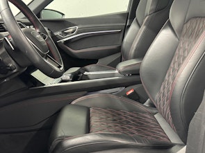 Vehicle image AUDI Q8 e-tron 55 S Line quattro