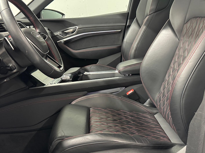 Vehicle image AUDI Q8 e-tron