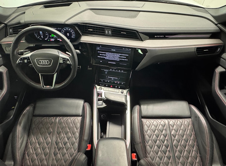 Vehicle image AUDI Q8 e-tron