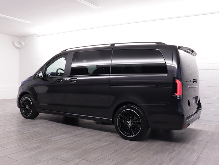 Vehicle image MERCEDES-BENZ V-CLASS