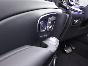 Vehicle image MERCEDES-BENZ V 300 d Swiss Ed. lang 4matic Van