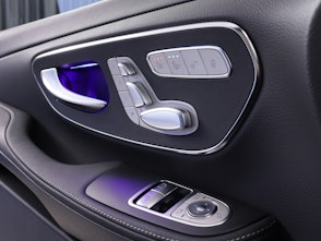 Vehicle image MERCEDES-BENZ V 300 d Swiss Ed. lang 4matic Van