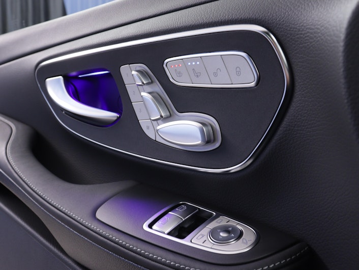 Vehicle image MERCEDES-BENZ V-CLASS