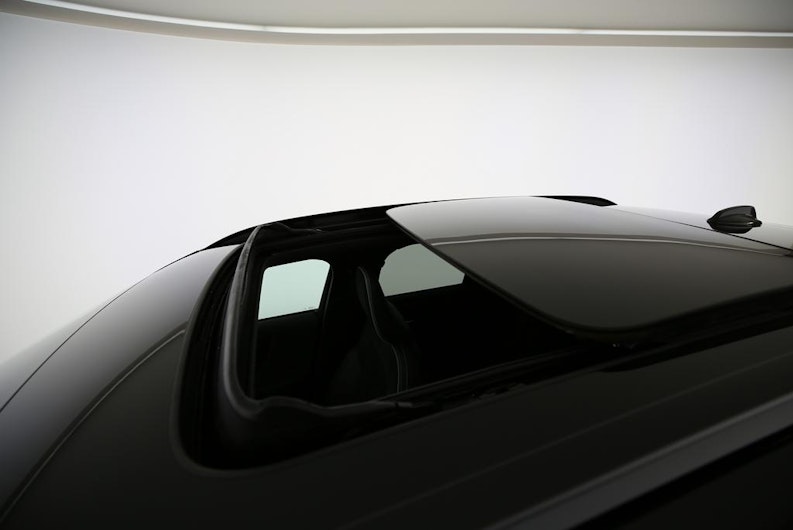 Vehicle image VOLVO XC40