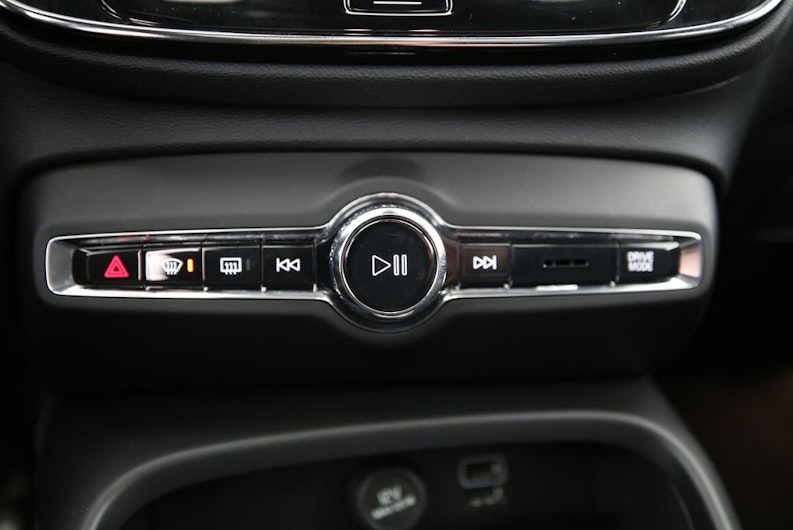 Vehicle image VOLVO XC40