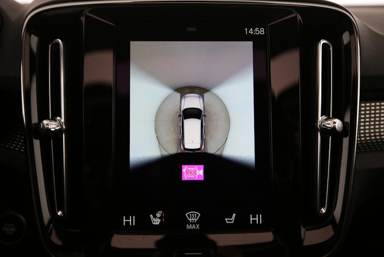 Vehicle image VOLVO XC40