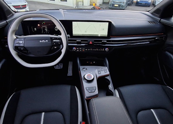 Vehicle image 4 Vehicle image 4