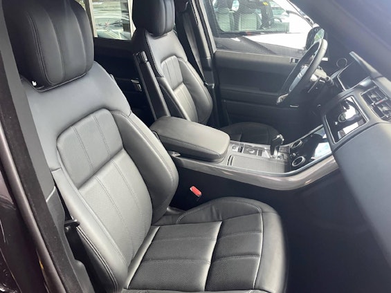 Vehicle image 9 Vehicle image 9