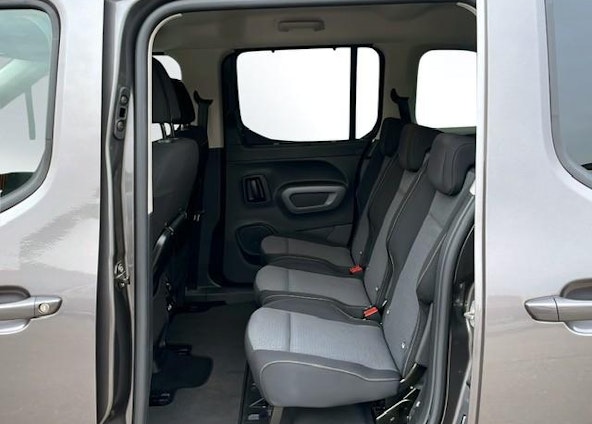 Vehicle image 7 Vehicle image 7