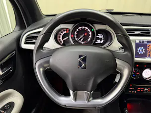 DS Automobiles AUTOMOBILES DS3 1.6 VTi SO Chic