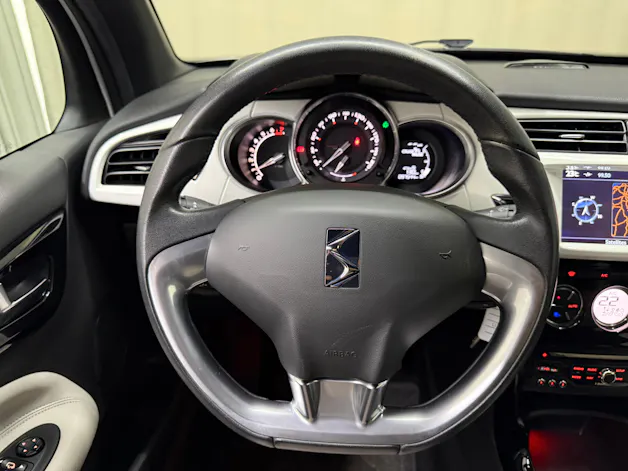 DS Automobiles AUTOMOBILES DS3 1.6 VTi SO Chic