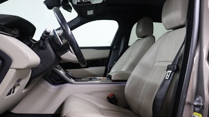 Vehicle image LAND ROVER Range Rover Velar 2.0 T R-Dynamic SE