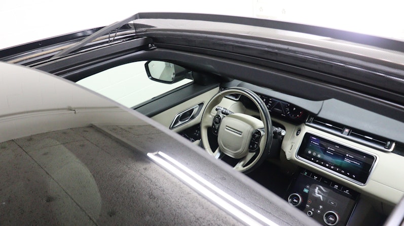 Vehicle image LAND ROVER RANGE ROVER VELAR