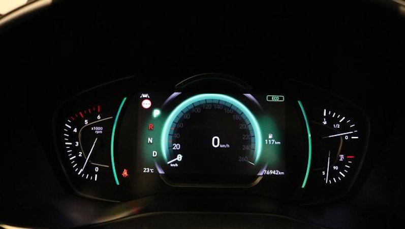 Vehicle image HYUNDAI SANTA FE