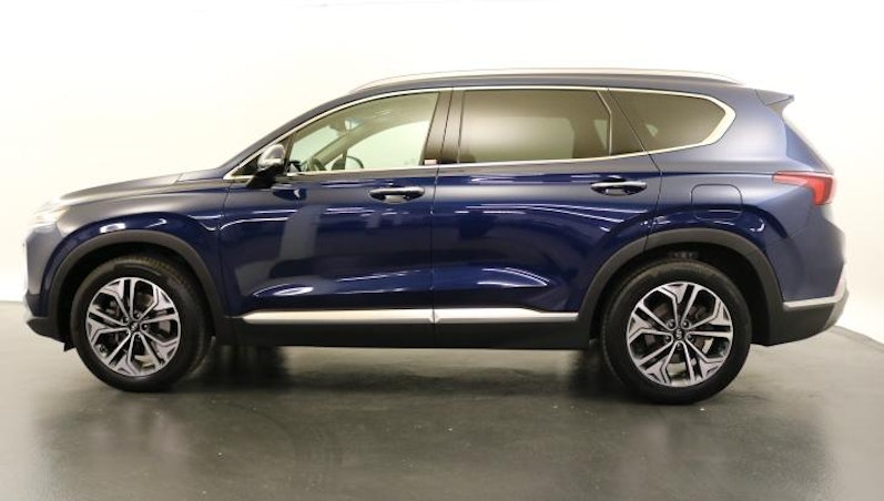 Vehicle image HYUNDAI SANTA FE