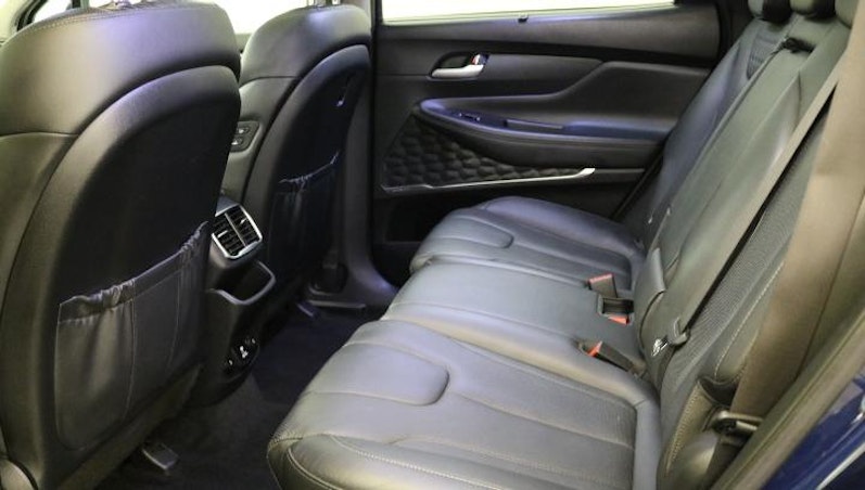 Vehicle image HYUNDAI SANTA FE