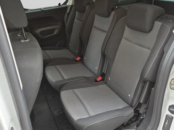 Vehicle image 8 Vehicle image 8