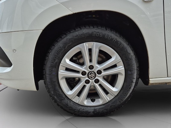 Vehicle image 9 Vehicle image 9