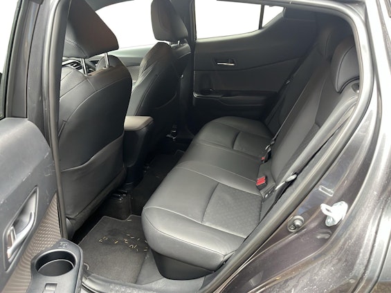 Vehicle image 10 Vehicle image 10