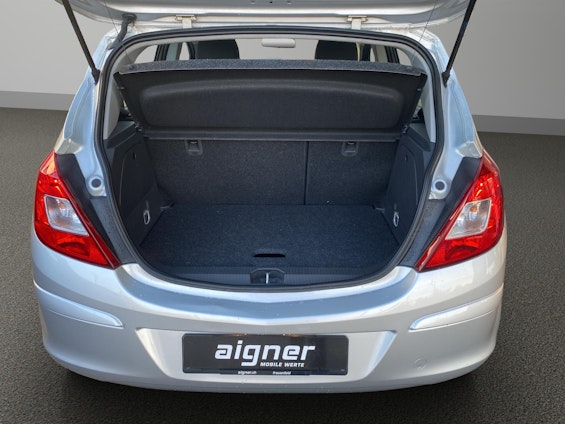 Vehicle image 8 Vehicle image 8