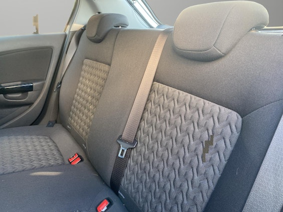 Vehicle image 6 Vehicle image 6