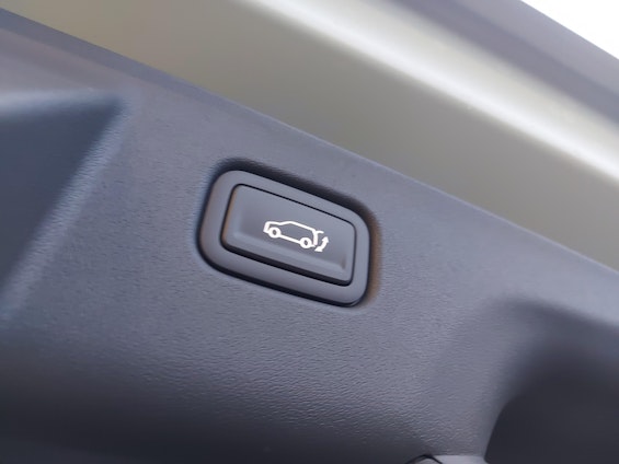 Vehicle image 4 Vehicle image 4