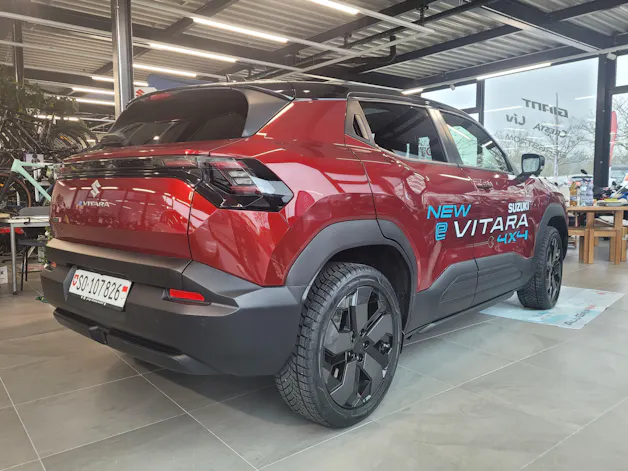 Suzuki e Vitara Compact Top