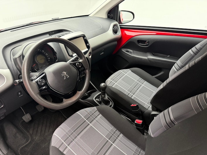 Vehicle image PEUGEOT 108