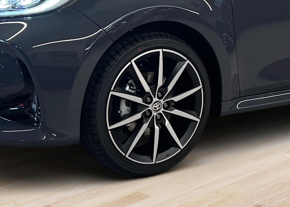 Vehicle image 9 Vehicle image 9