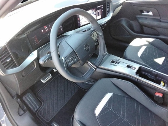 Vehicle image 2 Vehicle image 2