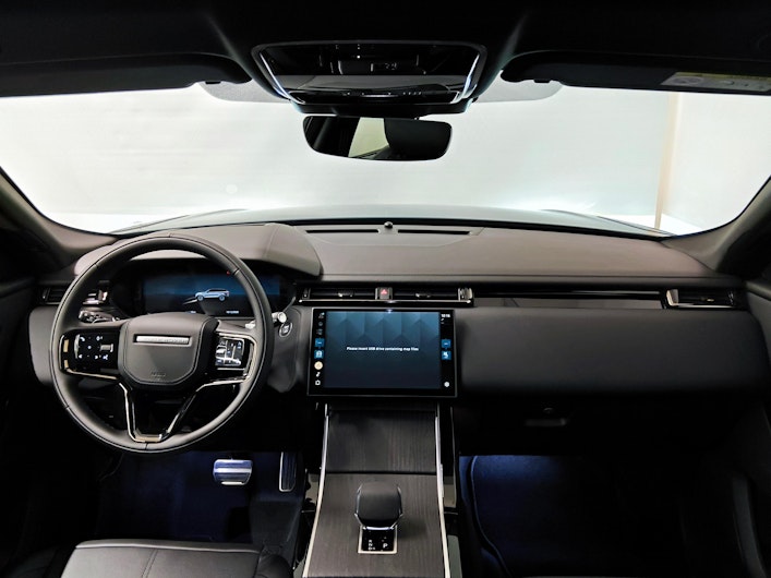 Vehicle image LAND ROVER RANGE ROVER VELAR