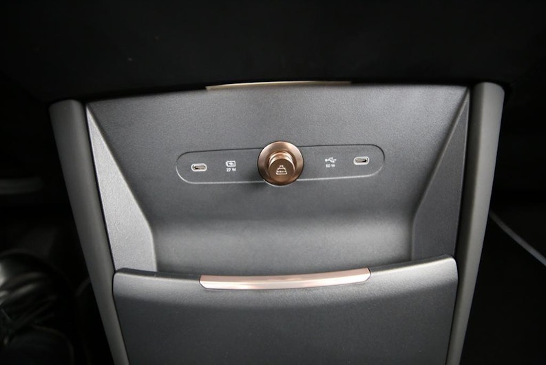 immagine del veicolo ZEEKR X