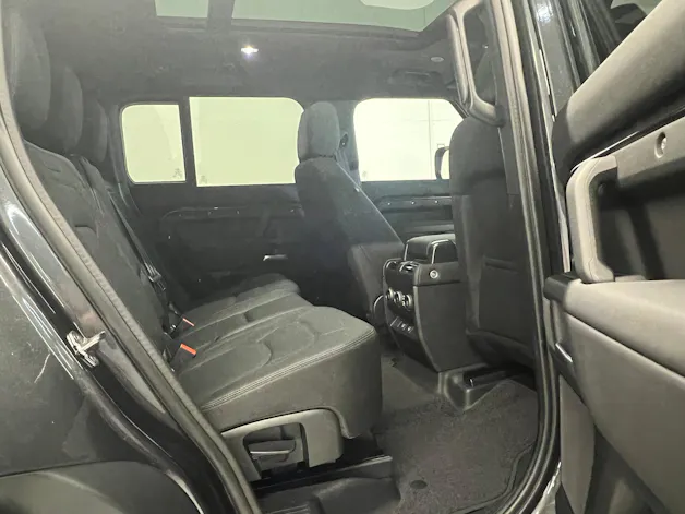 Land Rover Defender 130 3.0 D I6 S