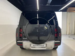 Land Rover Defender 130 3.0 D I6 S