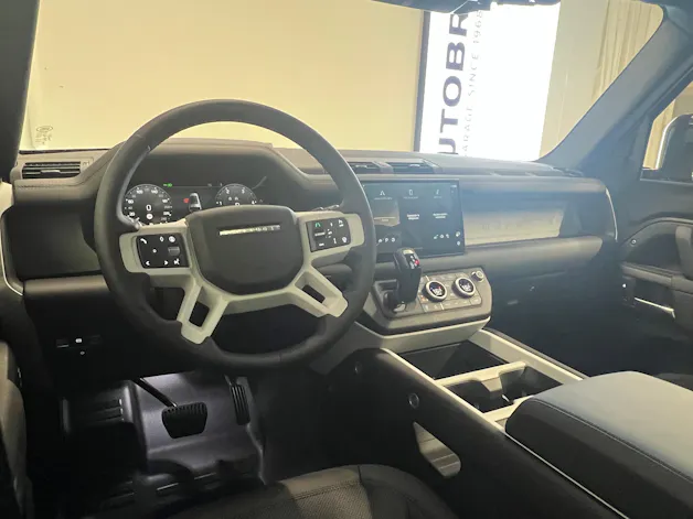 Land Rover Defender 130 3.0 D I6 S