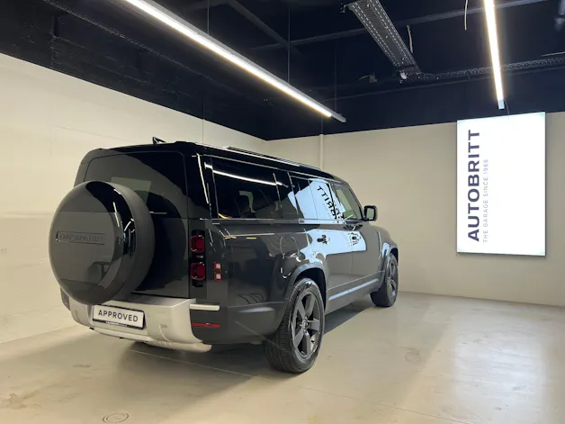 Land Rover Defender 130 3.0 D I6 S