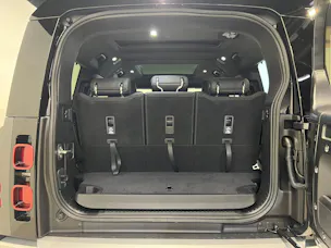 Land Rover Defender 130 3.0 D I6 S
