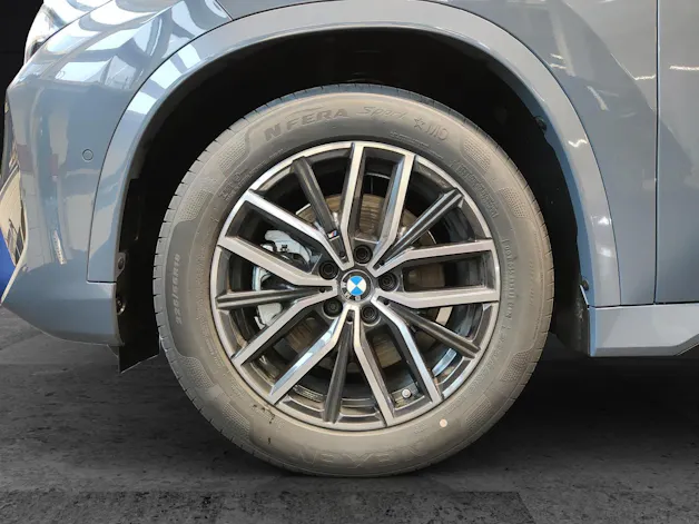 BMW X1 23d xDrive paddles