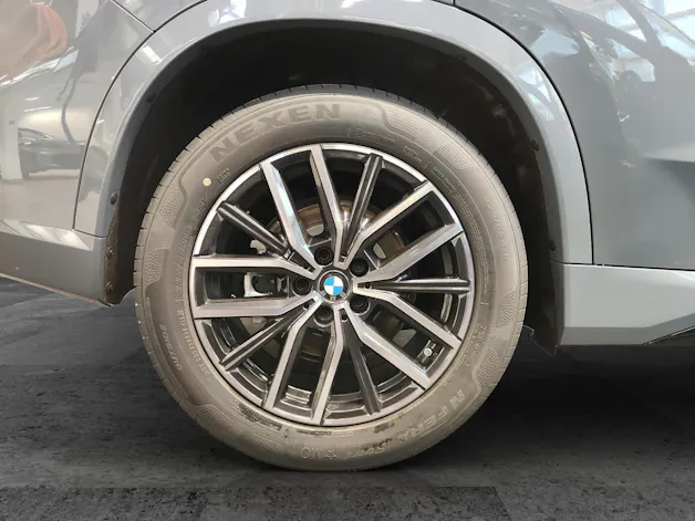 BMW X1 23d xDrive paddles
