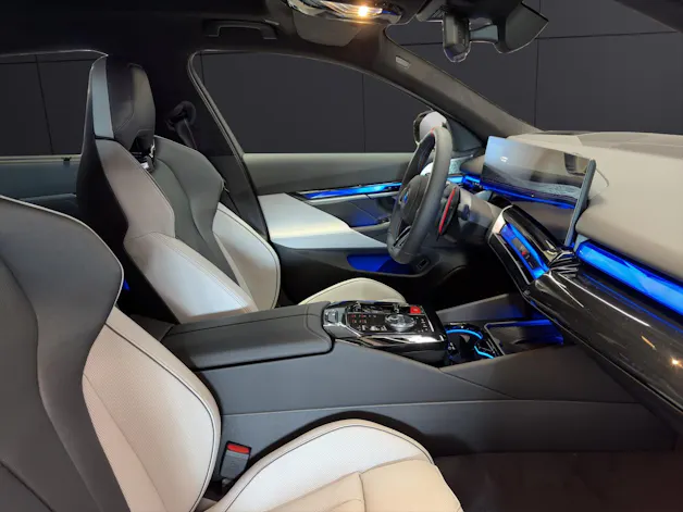BMW M5 xDrive Touring