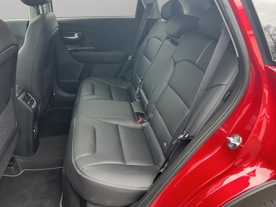 Vehicle image 16 Vehicle image 16