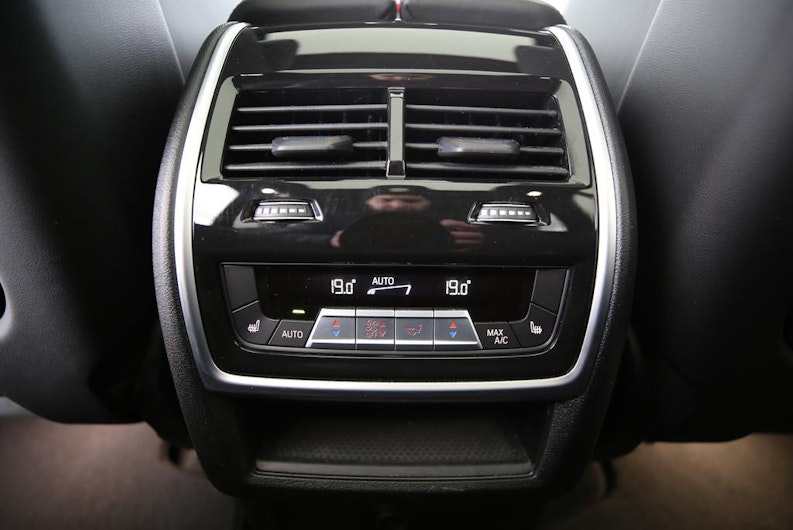 Vehicle image BMW X5